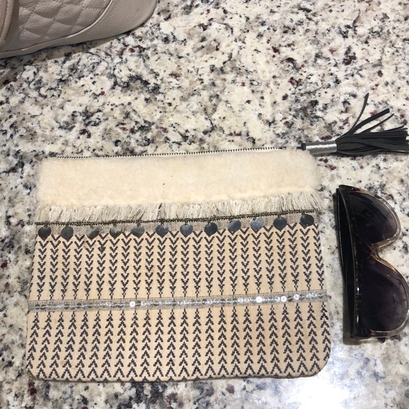 🔥Sale🔥Mossimo Supply Co Clutch - Picture 5 of 5